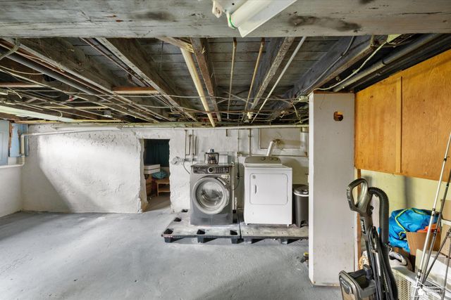 6656 Secor Road, Lambertville, MI 48144