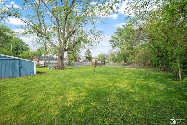 6656 Secor Road, Lambertville, MI 48144