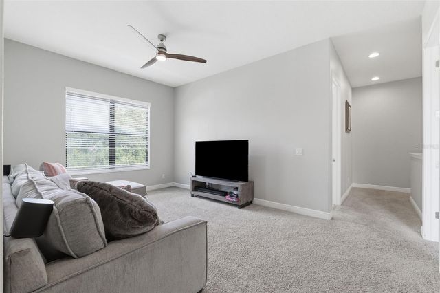 5167 LAKECASTLE DRIVE, Tampa, FL 33624