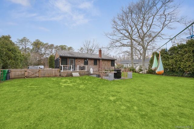 2786 Quogue Riverhead Road, East Quogue, NY 11942