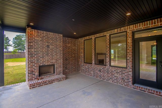 5676 Shore Drive, Hensley, AR 72065