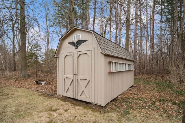 9847 Quail Run Court, Lake Charter Twp, MI 49106