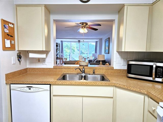 1800 MARINER DRIVE 9, Tarpon Springs, FL 34689