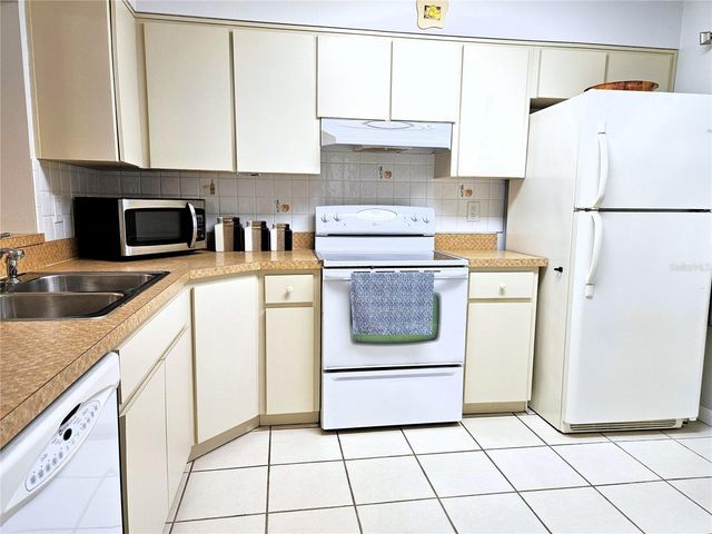 1800 MARINER DRIVE 9, Tarpon Springs, FL 34689