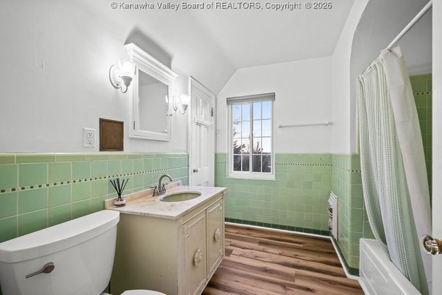 6 Observatory Road, Charleston, WV 25314