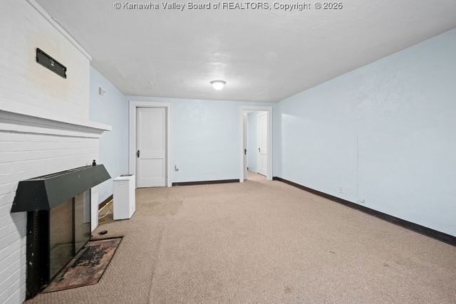 6 Observatory Road, Charleston, WV 25314