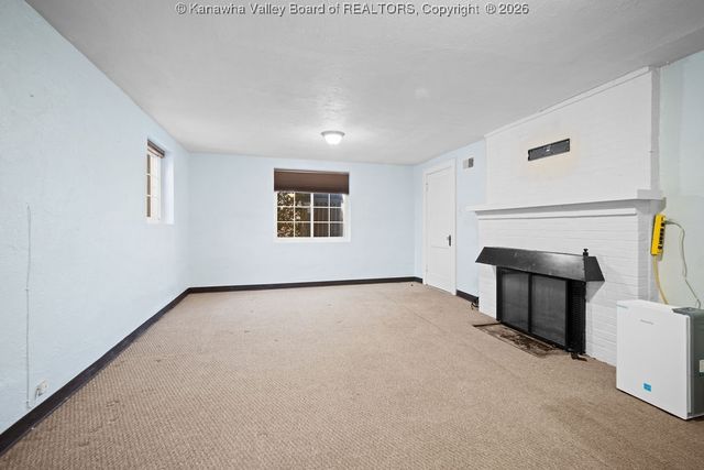 6 Observatory Road, Charleston, WV 25314