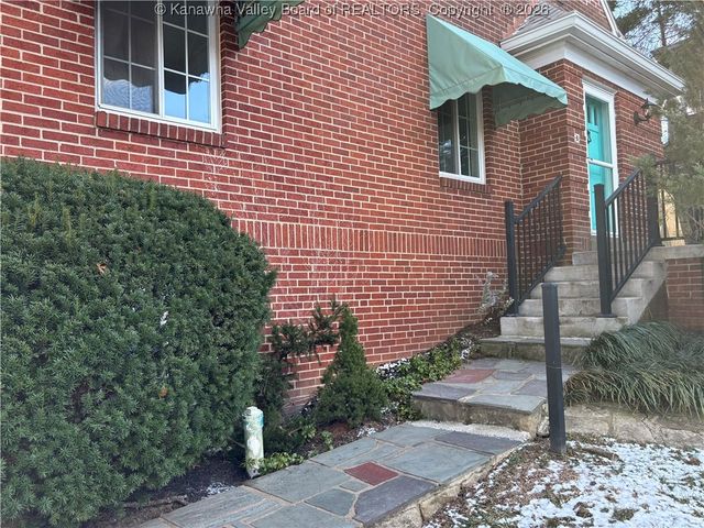 6 Observatory Road, Charleston, WV 25314