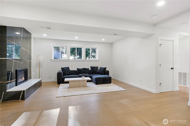 4215 228th Street SE, Bothell, WA 98021