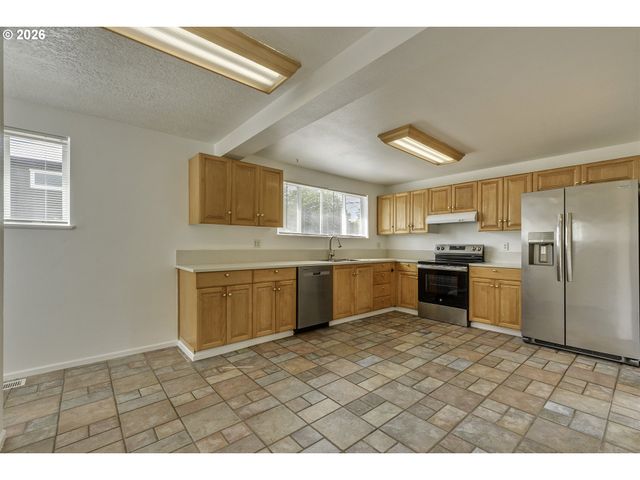 3908 Se CARLTON St, Portland, OR 97202