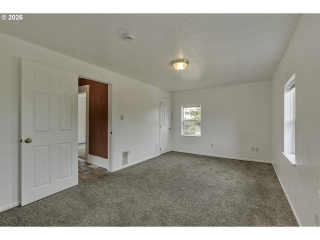 3908 Se CARLTON St, Portland, OR 97202