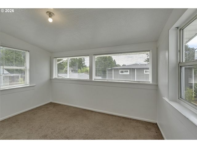 3908 Se CARLTON St, Portland, OR 97202