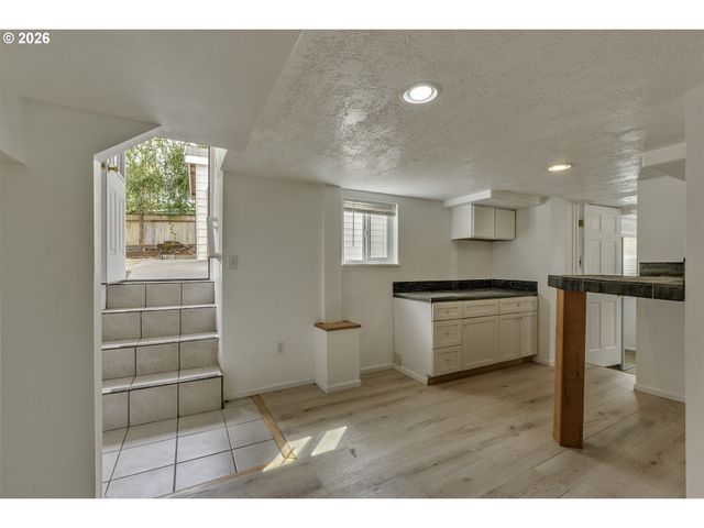 3908 Se CARLTON St, Portland, OR 97202