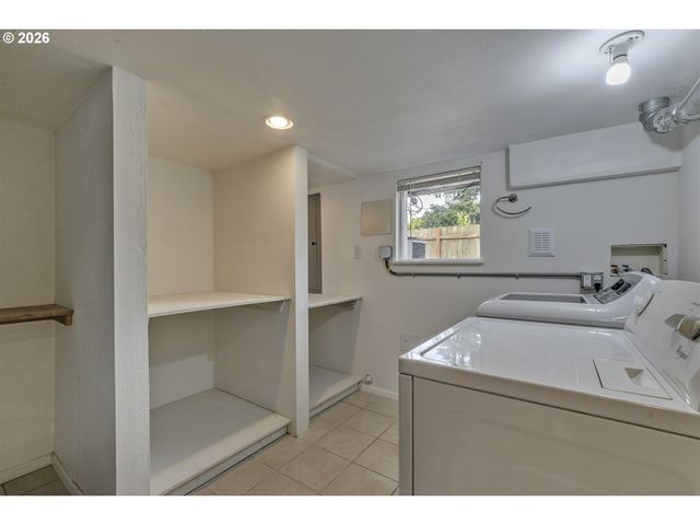 3908 Se CARLTON St, Portland, OR 97202