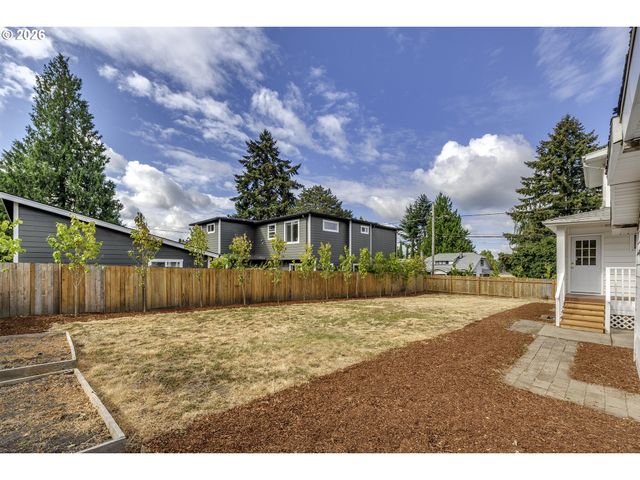 3908 Se CARLTON St, Portland, OR 97202