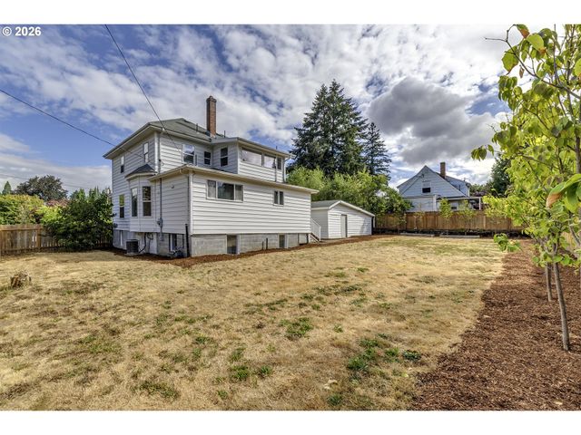 3908 Se CARLTON St, Portland, OR 97202