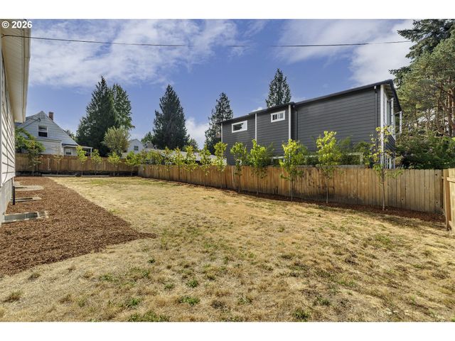 3908 Se CARLTON St, Portland, OR 97202