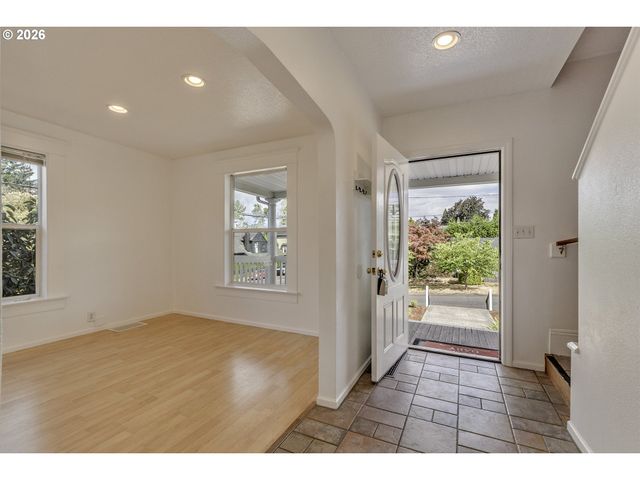 3908 Se CARLTON St, Portland, OR 97202