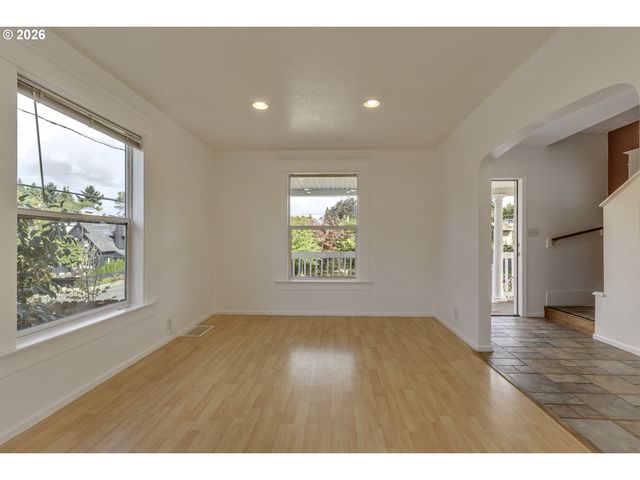 3908 Se CARLTON St, Portland, OR 97202