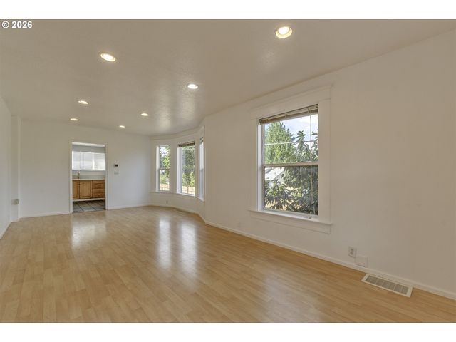 3908 Se CARLTON St, Portland, OR 97202