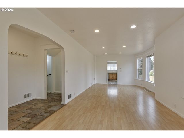 3908 Se CARLTON St, Portland, OR 97202