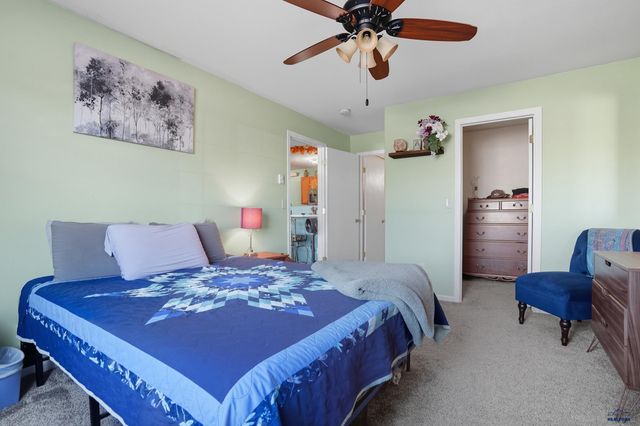 4616 CHALKSTONE DR, Rapic City, SD 57701