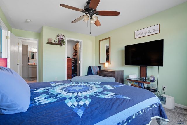 4616 CHALKSTONE DR, Rapic City, SD 57701