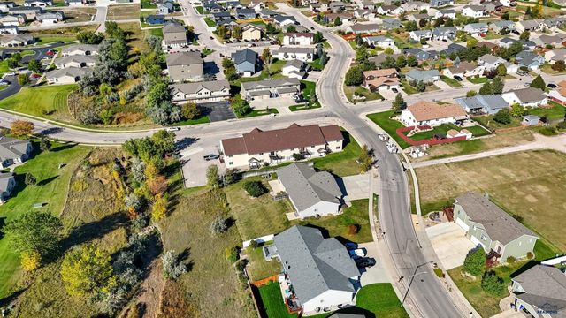 4616 CHALKSTONE DR, Rapic City, SD 57701