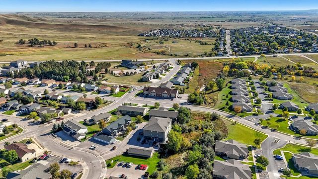 4616 CHALKSTONE DR, Rapic City, SD 57701