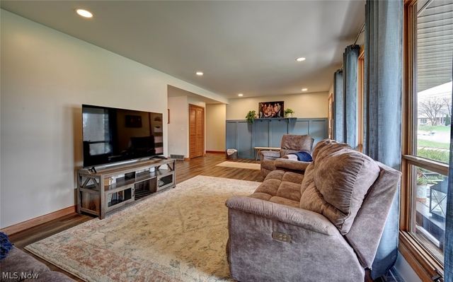 401 E 18th Street, Dover, OH 44622