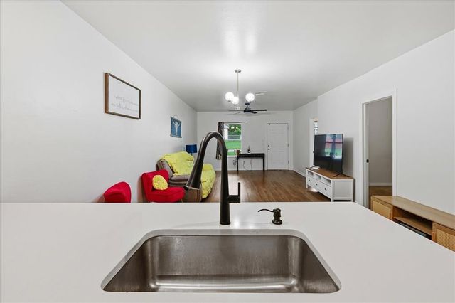 609 E Grant Avenue, Guthrie, OK 73044