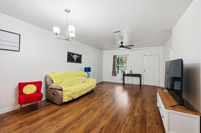 609 E Grant Avenue, Guthrie, OK 73044