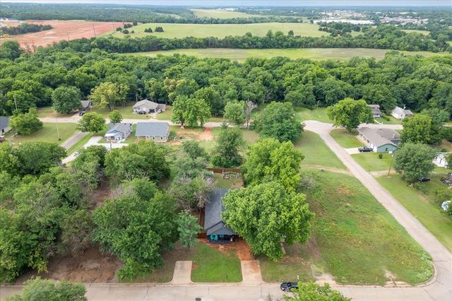 609 E Grant Avenue, Guthrie, OK 73044