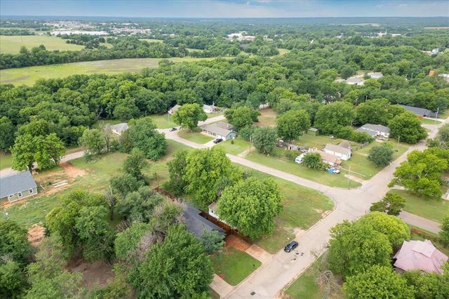 609 E Grant Avenue, Guthrie, OK 73044