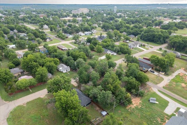 609 E Grant Avenue, Guthrie, OK 73044