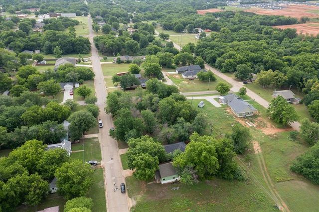 609 E Grant Avenue, Guthrie, OK 73044