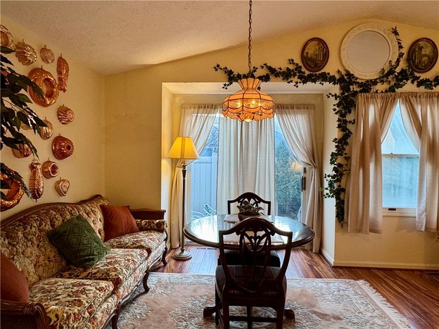 16 Flower Dale Cir, Greece, NY 14626