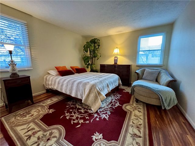 16 Flower Dale Cir, Greece, NY 14626