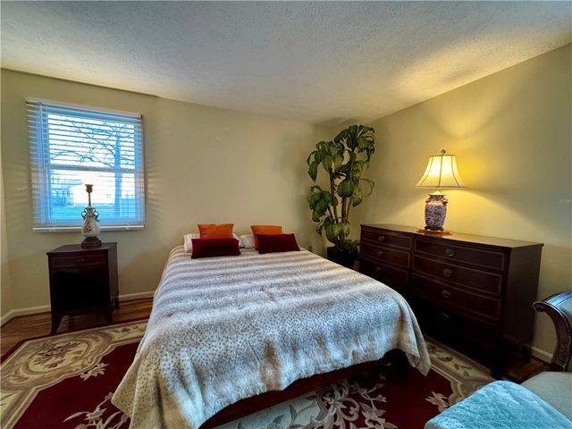 16 Flower Dale Cir, Greece, NY 14626