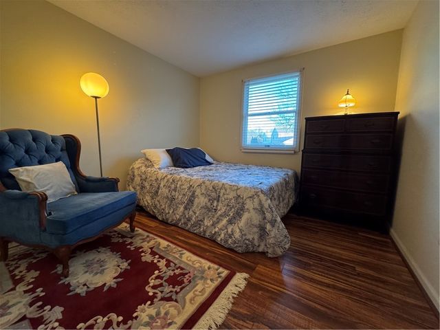 16 Flower Dale Cir, Greece, NY 14626