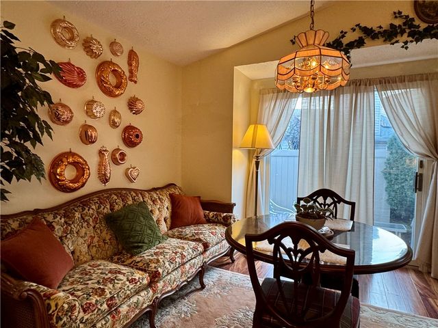 16 Flower Dale Cir, Greece, NY 14626