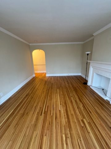 2221 W Arthur Avenue 3, Chicago, IL 60645