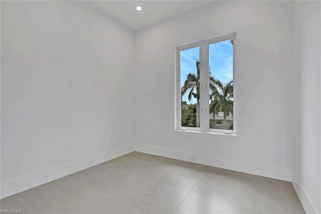 215 1st ST, Bonita Springs, FL 34134