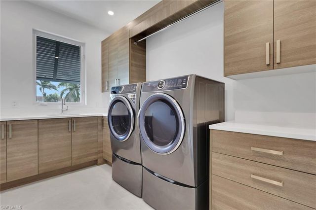 215 1st ST, Bonita Springs, FL 34134