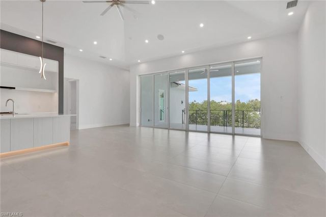 215 1st ST, Bonita Springs, FL 34134