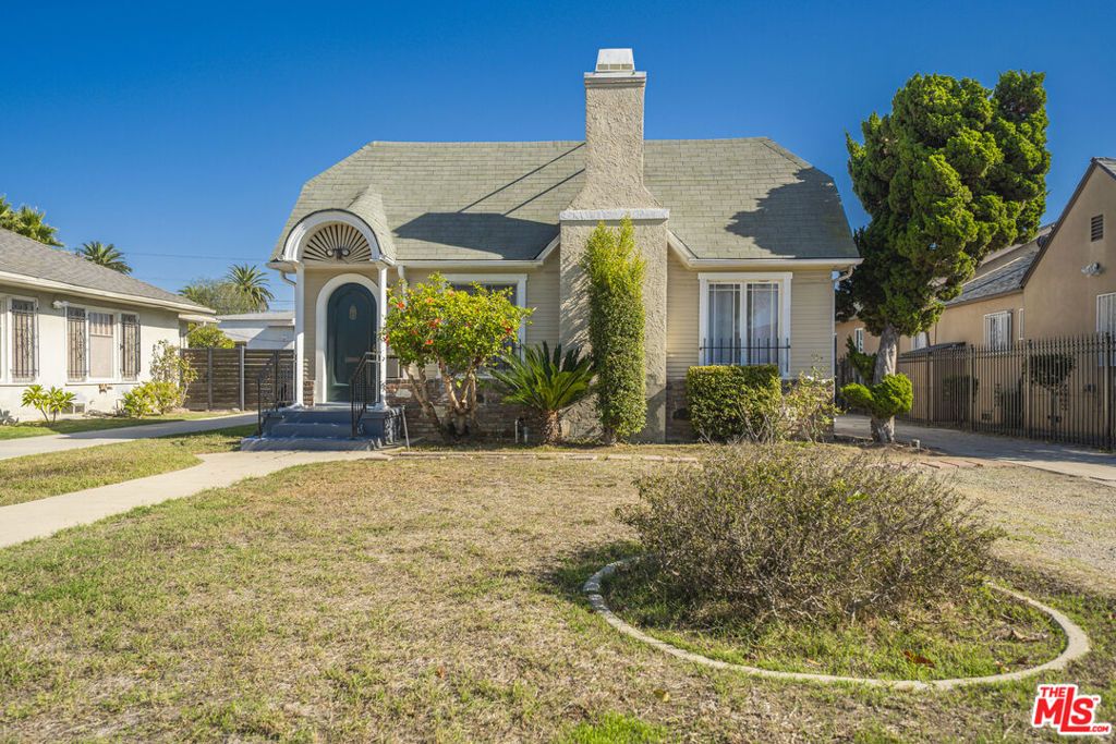 1138 S Windsor Boulevard, Los Angeles, CA 90019