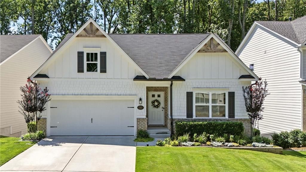 160 Crest Brooke Drive, Holly Springs, GA 30115