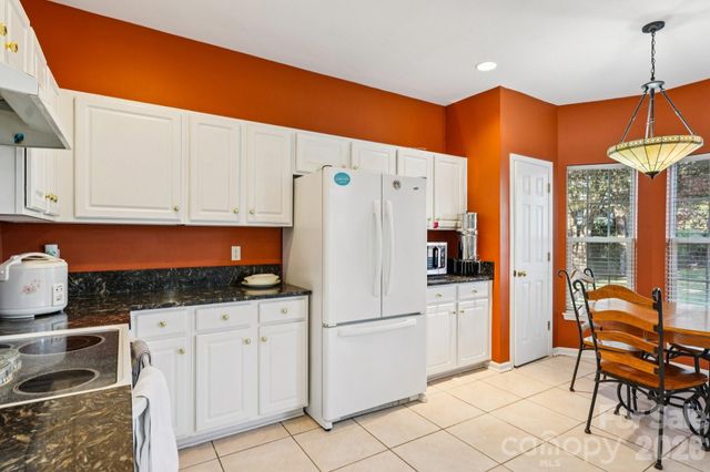 9533 Autumn Applause Drive, Charlotte, NC 28277