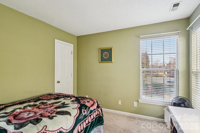 9533 Autumn Applause Drive, Charlotte, NC 28277