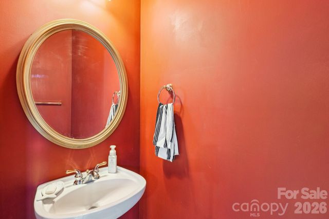 9533 Autumn Applause Drive, Charlotte, NC 28277